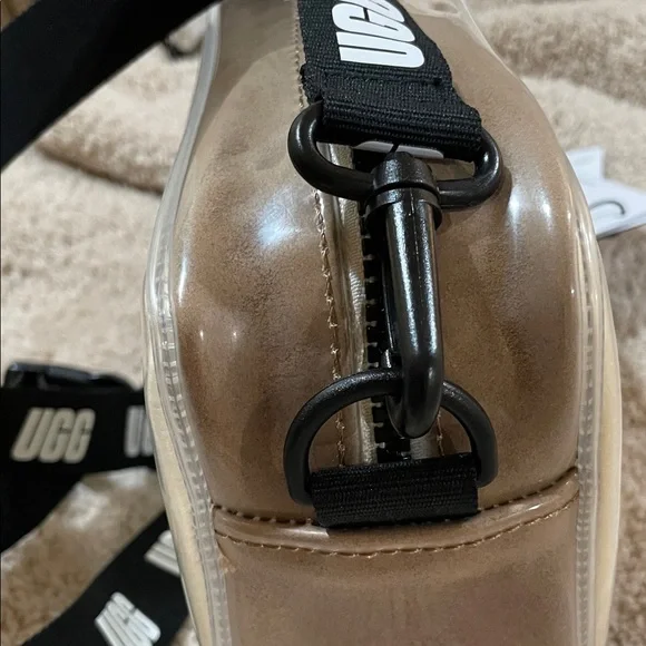 UGG NWT Cream Shearling Crossbody Bag with Black Strap and Ugg Storage Bag - Picture 5 of 8